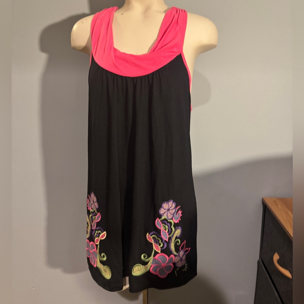 New Directions Black long blouse tank top shirt  with Pink Floral Embroidery Y2K